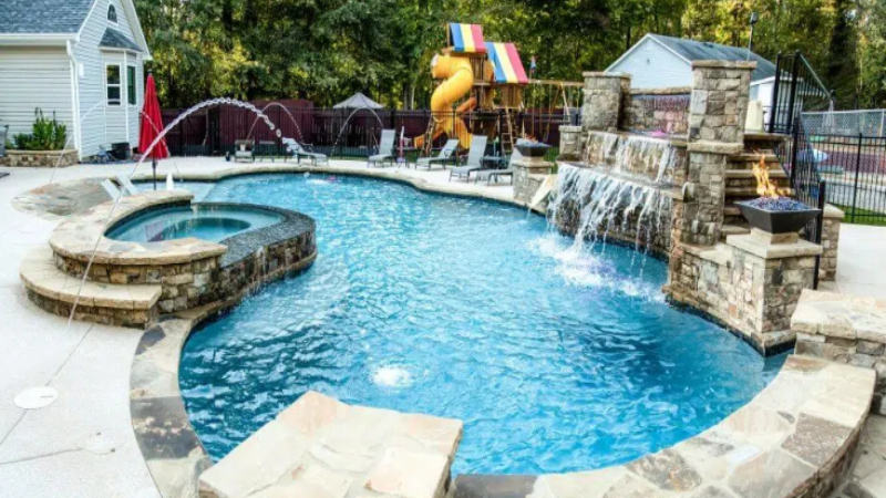 Hiring a Pool Maintenance Service in Newnan, GA, Is Convenient