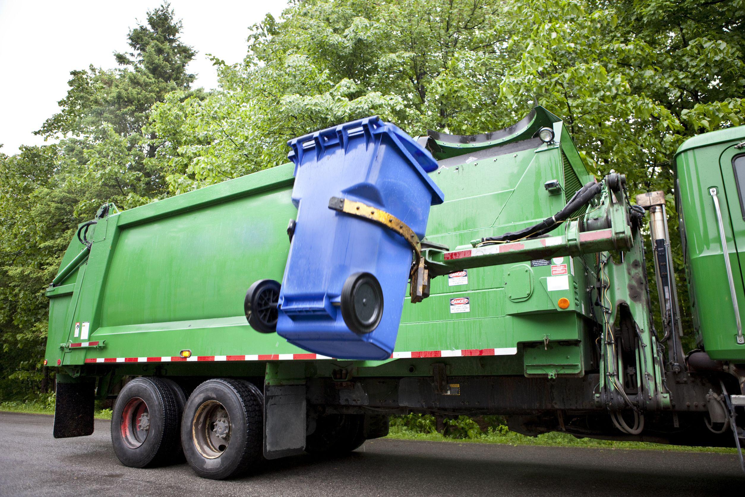 Types of Service Garbage Companies in Chicago Provide Their Customers