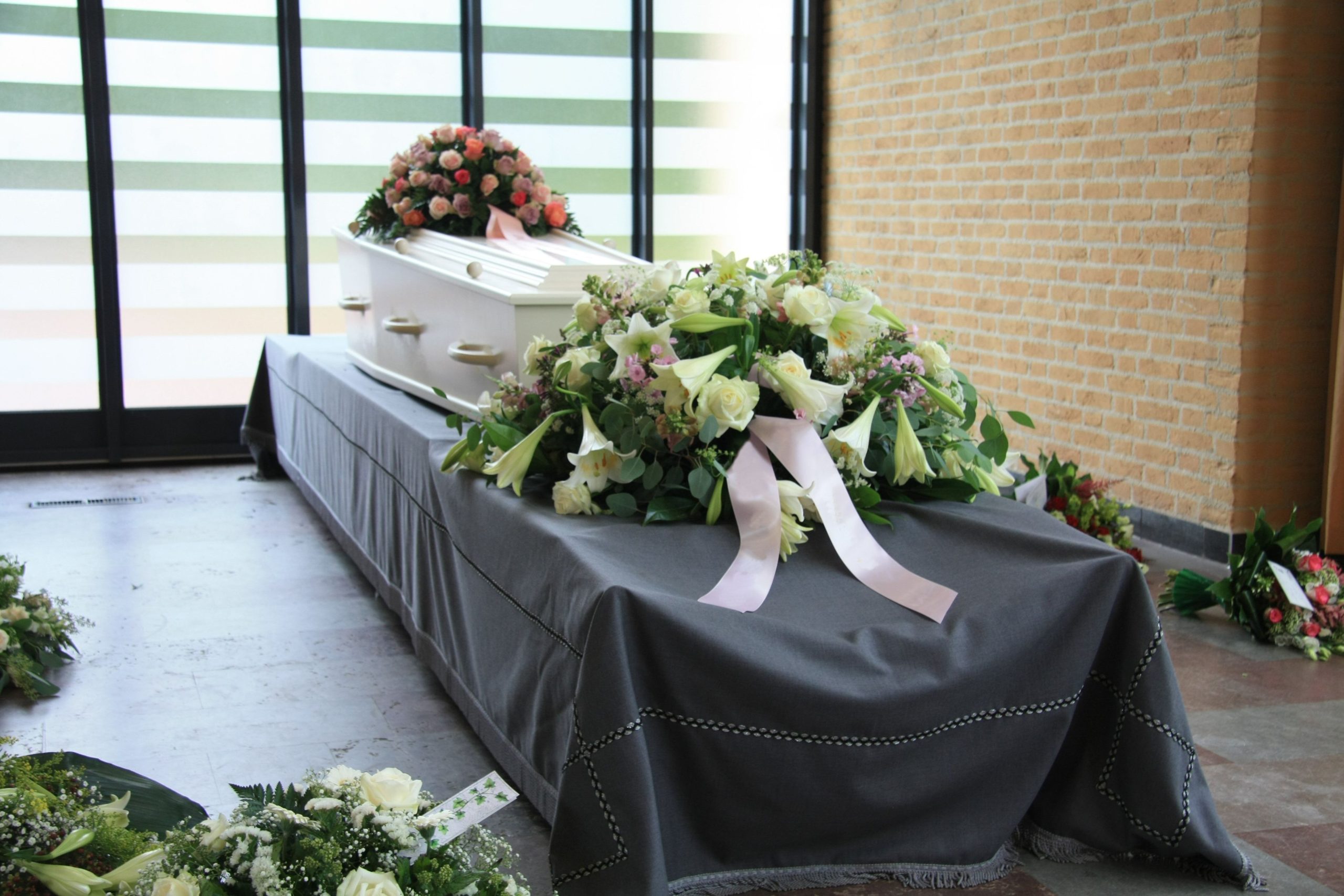 Choosing Cremation Near Hayward, CA? 5 Tips on How to Let Your Family Know