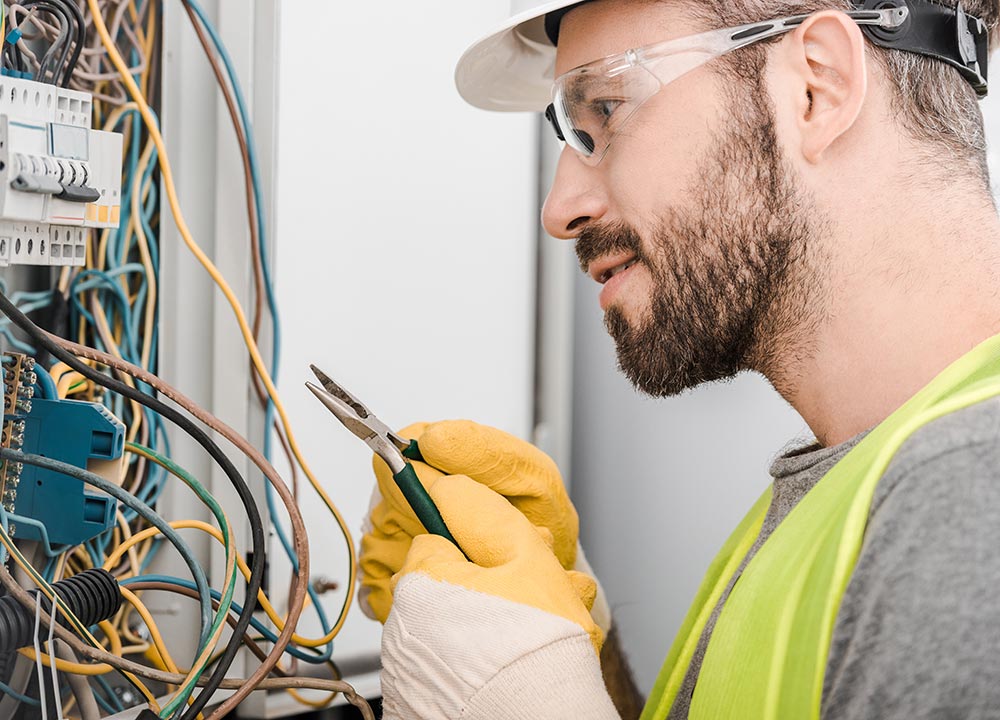 Enjoy Peace of Mind Through Trusted Boat Lift Electrical Service in Norfolk, VA Repairs