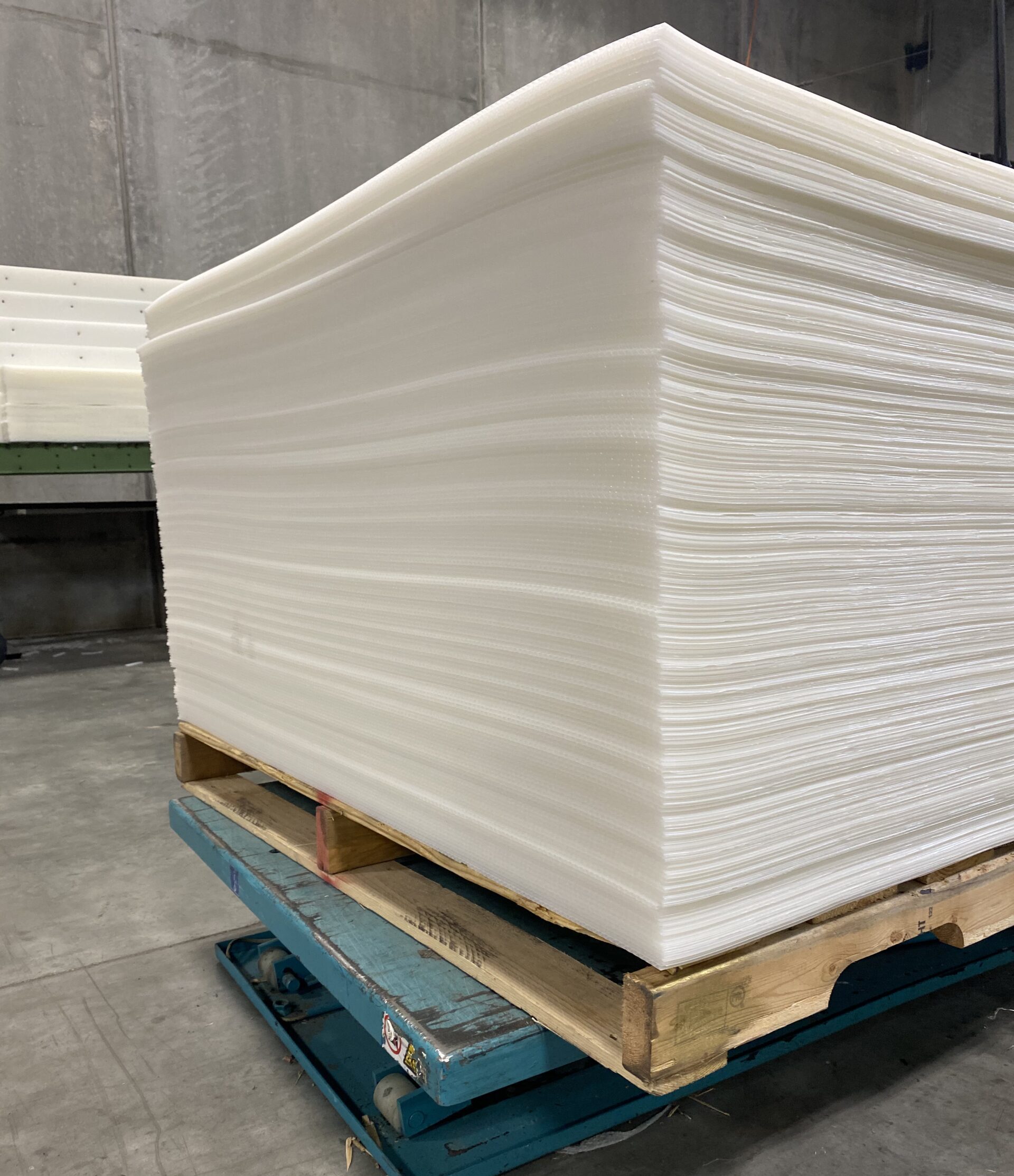 How Do PE Containers Improve Food Storage Safety and Freshness for American Households?